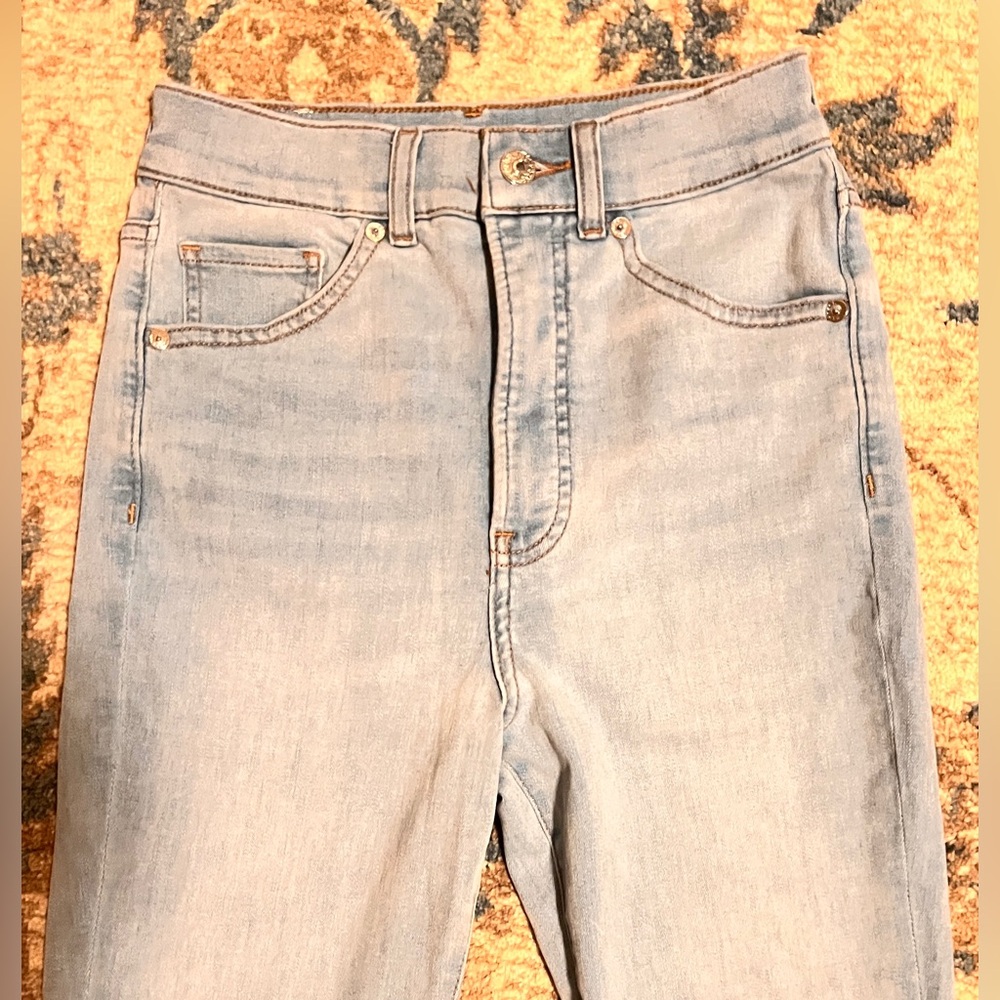 EXPRESS Light Wash Super High Rise Flare Jeans Size 0S Super Soft💫😊 EUC - Picture 9 of 12